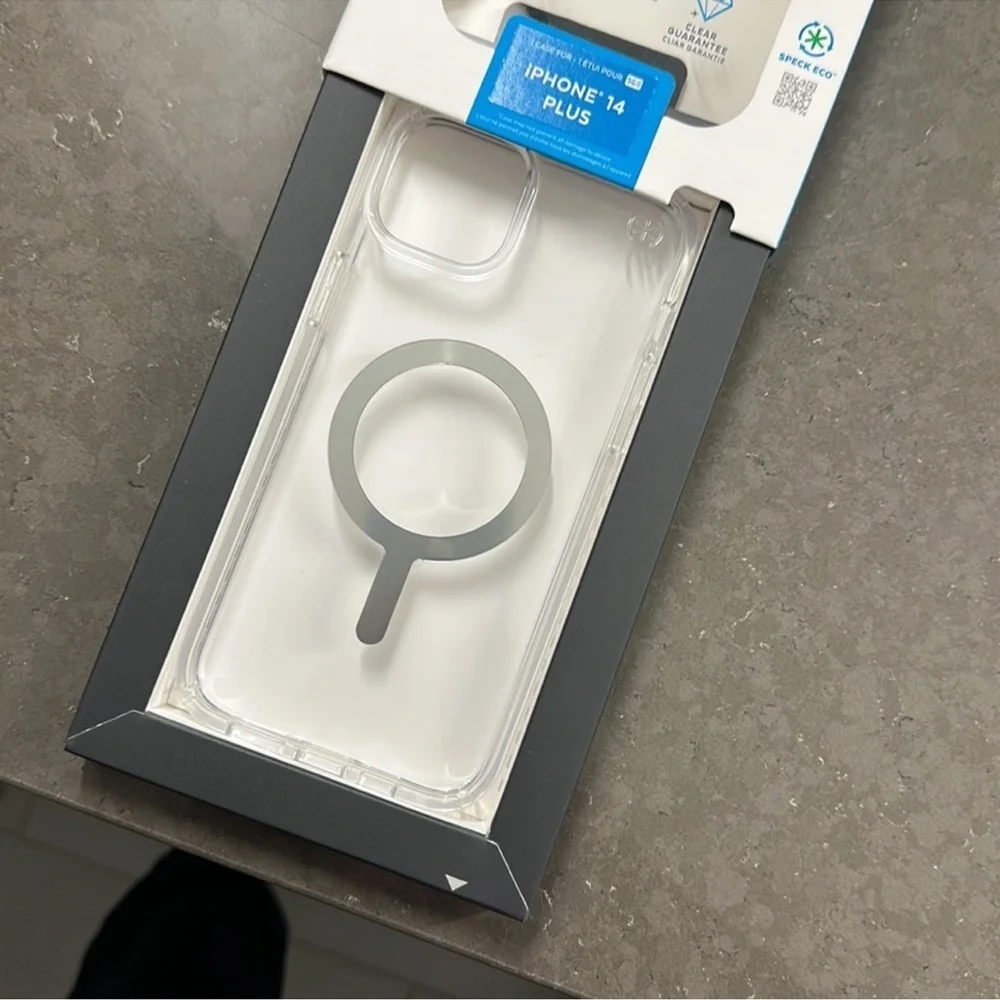 NEW Speck Presidio Clear Case with MagSafe Ring I-Phone 14
